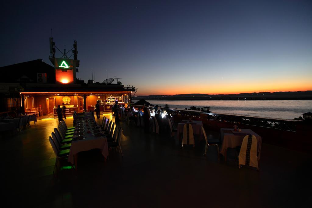 Ayarwaddy River View Hotel Mandalay Dış mekan fotoğraf