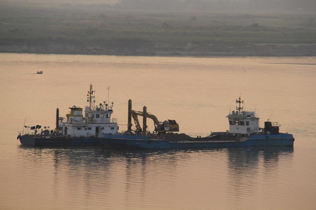 Ayarwaddy River View Hotel Mandalay Dış mekan fotoğraf